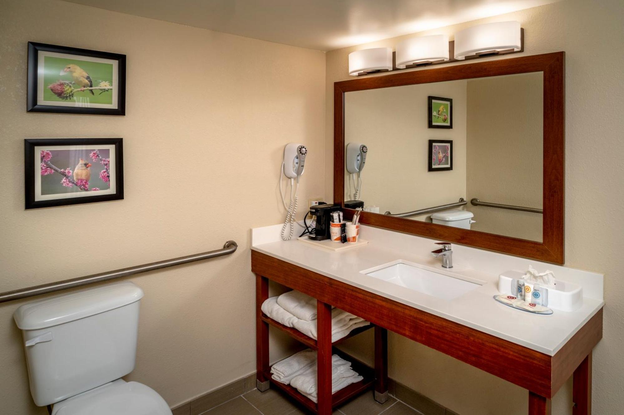 Comfort Inn & Suites Grundy Exteriér fotografie