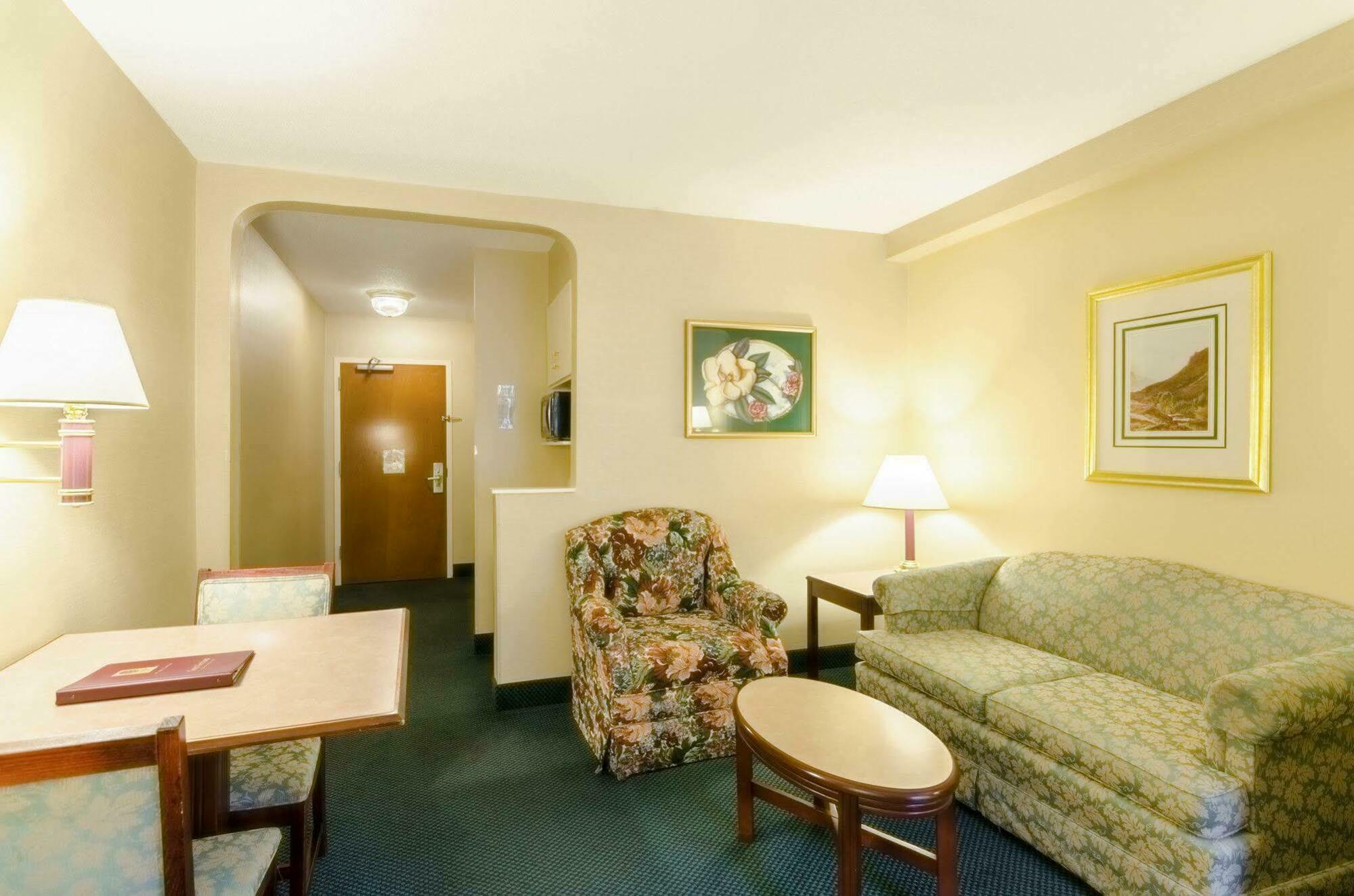 Comfort Inn & Suites Grundy Exteriér fotografie